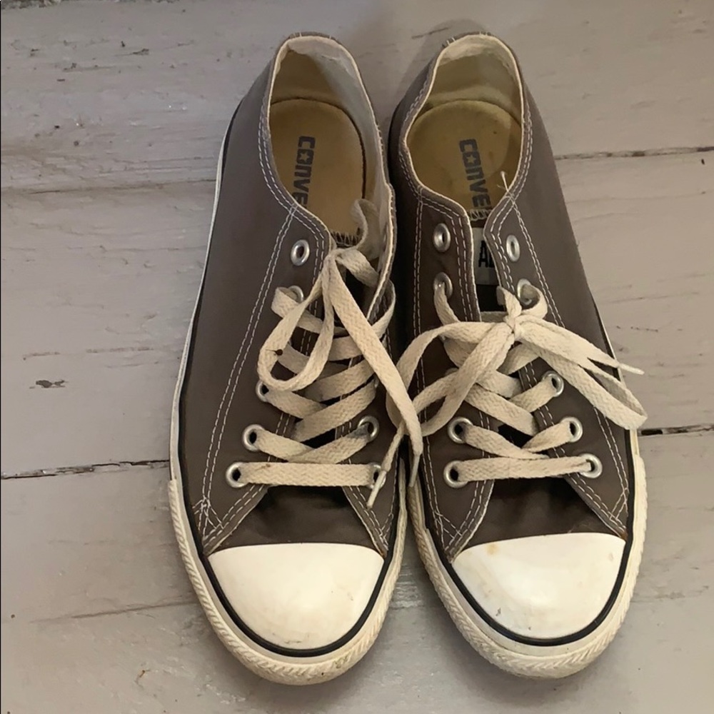 Converse tennis shoes